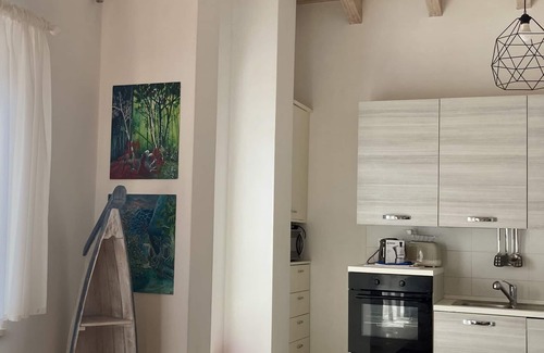 Montignoso Appartement | Appartement indépendant confortable, entouré de verdure, à quelques minutes de la mer