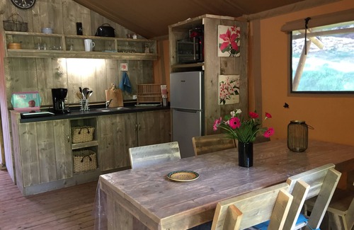 Le Buisson-de-Cadouin Cottage | Gîte grand confort dans beau domaine avec piscine