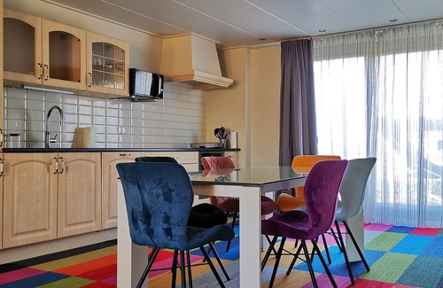 Marrum Appartement | Comfortabel Appartement op de 1ste Verdieping. Dichtbij de Waddenzee en Ameland