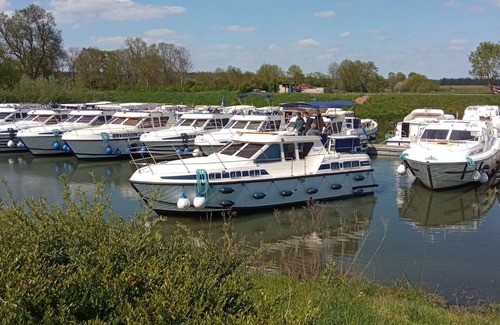 Pontailler-sur-Saone Location De Bateaux | Bateau confortable à quai pour 5 pers, Pontailler-sur-Saône, proche commerces
