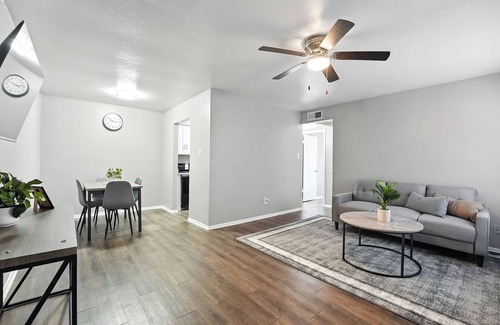 Southridge Appartement | Comfortable 1BR Midterm Housing I Free Parking