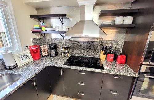 Herndon Maison | Comfortable 2BDR / 2BATH TownHome near Dulles Airport, Metro, Fast Gigabit WiFi