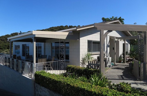 Russell Maison | Une vue noble. Maison confortable de 3 chambres avec vue panoramique sur le port.