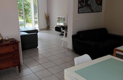 Alenya Villa | Comfortable 3-bedroom villa in quiet residential area 5 minutes from the beach