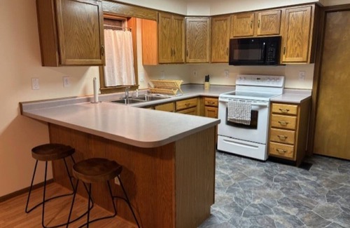 Xenia Maison | Comfortable 3 BR 2 full bath located between Xenia and Wilmington OH