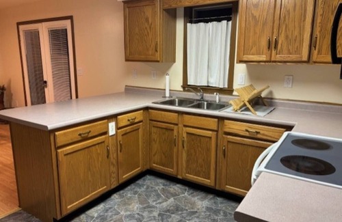 Xenia Maison | Comfortable 3 BR 2 full bath located between Xenia and Wilmington OH