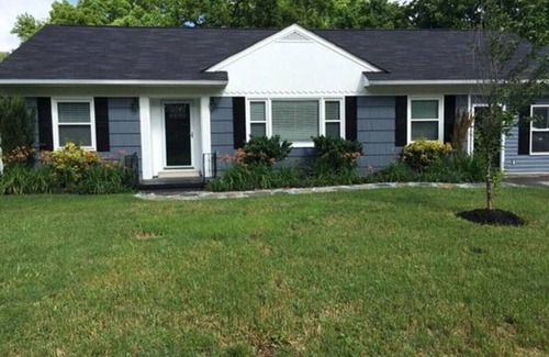 Cleveland Maison | 3BR / 2Bath confortable dans le centre-ville historique de Cleveland TN