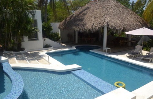 Puerto Quetzal Maison | Villa confortable de 4 chambres, fermée, plage, piscine, A / C, billard / ping-pong, temps chaud!