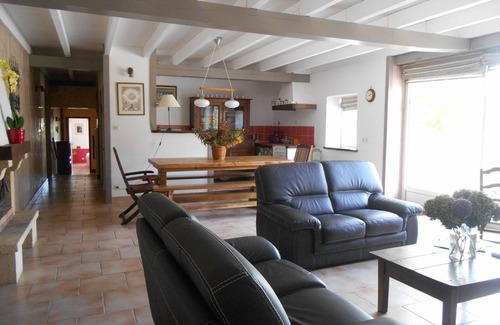 Adriers Cottage | Gîte tout confort avec piscine chauffée et étangs de pêche classé 4 étoiles.