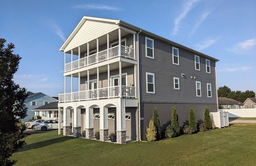 Keen-Wik On the Bay Maison | Comfortable 5 Bedroom Home near Fenwick Island and Ocean City beaches! Dog friendly, boat ramp nearby!