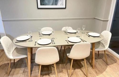 Charlton Kings Appartement | Comfortable 5-Bedroom House in Cheltenham