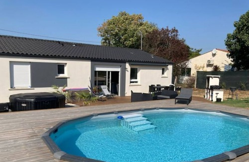 Meursac Appartement | Comfortable accommodation for 6 people