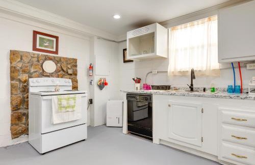 Jackson Appartement | Comfortable Alabama Apartment Pets Welcome!