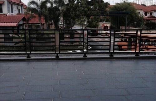 Taman Century Maison | Confortable et Big House