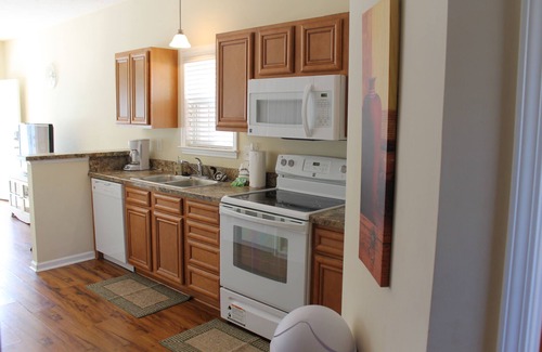 Myrtle Beach Maison | Comfortable and Clean Townhouse, One Block From beach