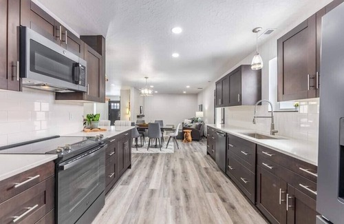 Sioux Falls Maison | Comfortable and convenient for your group. Relax and enjoy your time together.