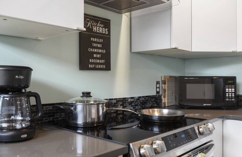 Old Town North Appartement | Comfortable and fully loaded apartment walking distance to Old Town.
