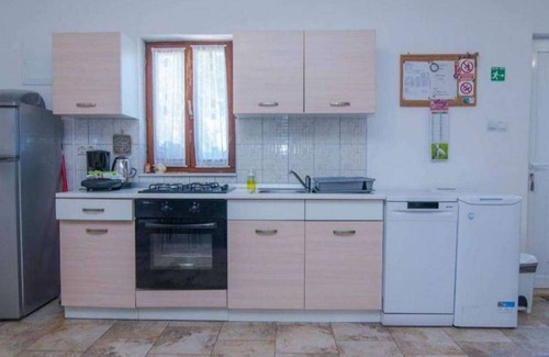 Veli Losinj Appartement | Comfortable and spacious apartment with balcony and sea view Bonić, Lošinj (A-23056-d)