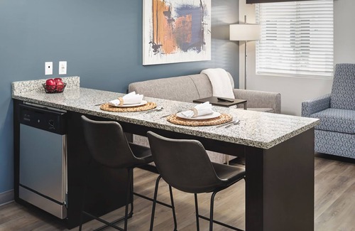 Lithia Springs Maison | Comfortable and Convenient Retreat - Modern Suite, Pet-Friendly Amenities