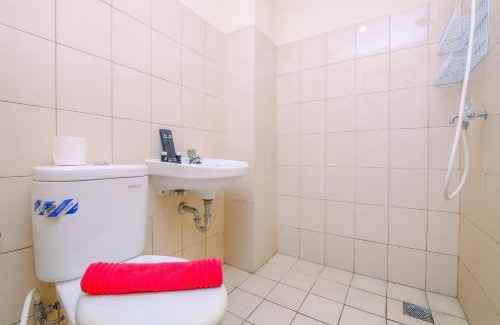 Kayu Putih Appartement | Comfortable and Warm 2BR at Tifolia Apartment By Travelio
