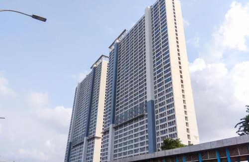 Kayu Putih Appartement | Comfortable and Warm 2BR at Tifolia Apartment By Travelio