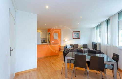 Sants-Badal Appartement | Comfortable apartment in Sants