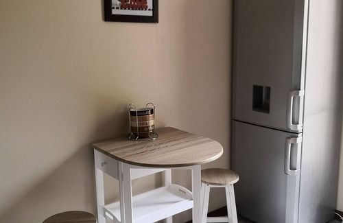 Treignac Appartement | Appartement tout confort dans un havre de verdure.