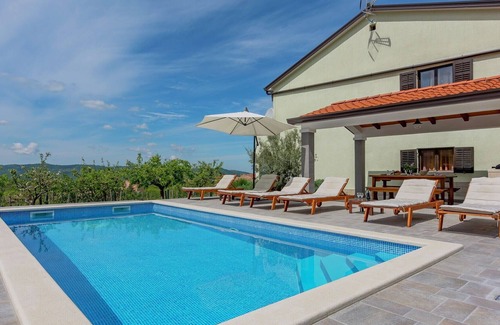Cerovlje Appartement | Appartement confortable à Cerovlje avec piscine