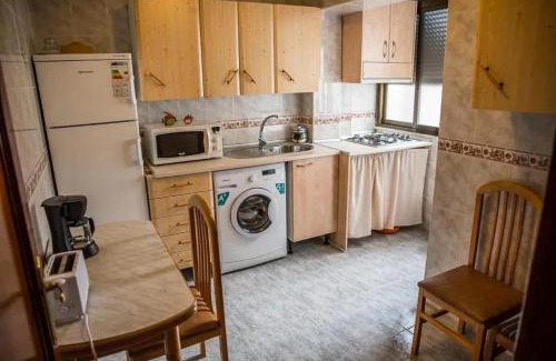 Plasencia Appartement | Comfortable Apartment in Plasencia, 75 m² with Balcony