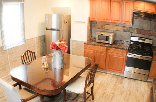 Bloomfield Appartement | Comfortable Apartment - Pittsburgh's Little Italy