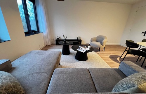 Goirle Appartement | Comfortable apartment with parking, fast WiFi, and garden access near Goirle. Sleeps four guests.