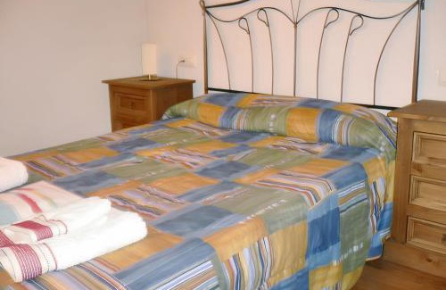 Laspaules Appartement | Comfortable Apartment with Mountain View in Laspaúles