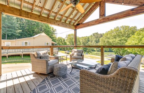 Lynchburg Cabine | Comfortable cabin in Lynchburg with a lake view.5 miles from Jack Daniel