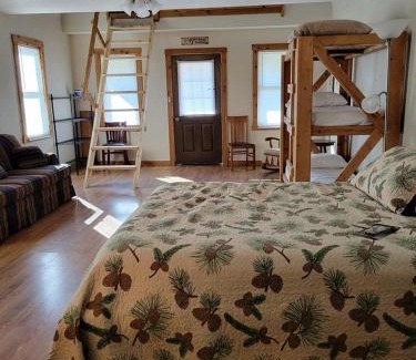 Moscow Maison | Comfortable Camping Cabins with View of the Cedar River for a Family Weekend Getaway