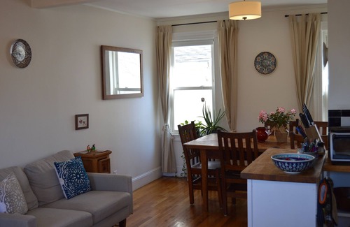 North Cambridge Appartement | Comfortable Cambridge home with deck in walkable family neighborhood