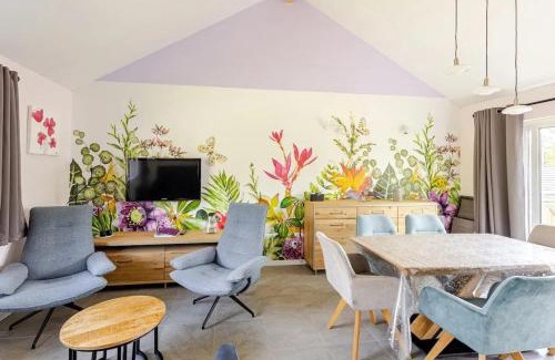 Somme-Leuze Chalet De Ski | Comfortable chalet in Somme-Leuze with pétanque court