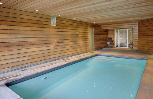Stoumont Maison | Comfortable chalet with indoor pool hammam and sauna near Stoumont