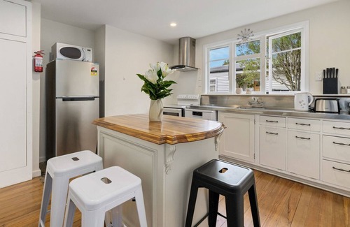 Russley Maison | Comfortable Character - Christchurch Holiday Home