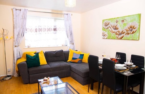 Haselbury Appartement | Comfortable, clean, homely apartment near Tottenham Stadium and local amenities