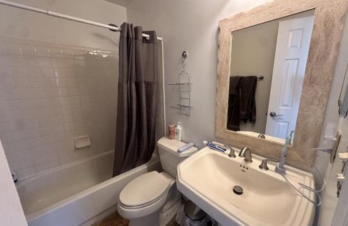Suitland Maison | Comfortable, Convenient Room near DC