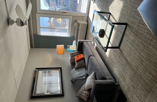 The Pines Copropriété | Comfortable Contemporary Condo - Intown Rehoboth Beach!