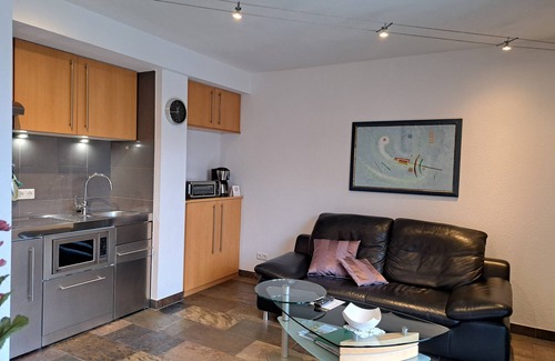 Alf Appartement | Confortable, confortable appartement entre les vignes et les bois