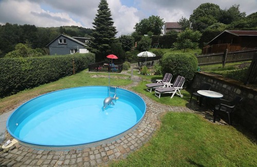 Krumhermsdorf Copropriété | Comfortable, quiet and well-kept vacation apartment, idyllic countryside