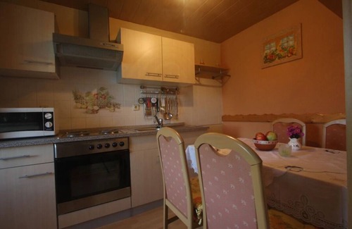 Krumhermsdorf Appartement | Comfortable, quiet and well-kept vacation apartment, idyllic countryside