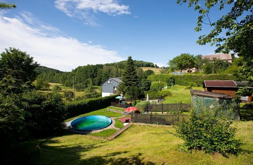 Krumhermsdorf Appartement | Comfortable, quiet and well-kept vacation apartment, idyllic countryside