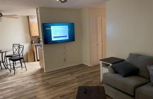 Lawton Appartement | Comfortable downstairs 2 bed next to Fort Sill