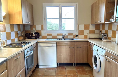 L'Aiguillon-sur-Vie Maison | Maison familiale confortable, 4 couchages, près des plages et commerces, jardin et wifi inclus