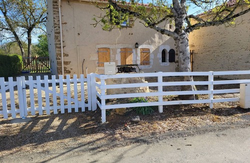 La Chapelle-Themer Maison | Gîte tout confort + piscine chauffée quatre saisons -Reservez à O'gite85