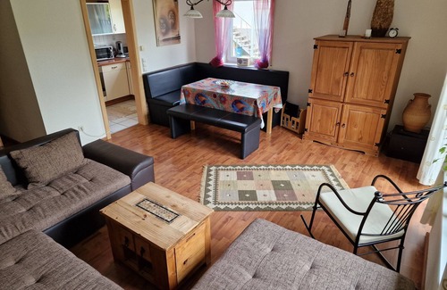 Reichartshausen Appartement | comfortable home in wonderful nature children and domestic animals welcome