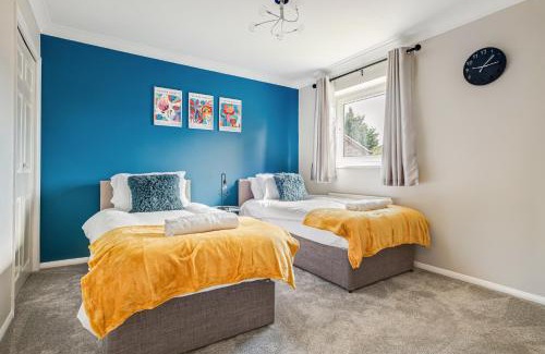Wootton Appartement | Comfortable Home away from Home with FREE Parking